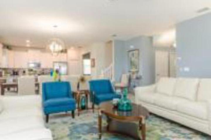 Ultimate 6 Bed Villa With Spa & Pool - thumb 6