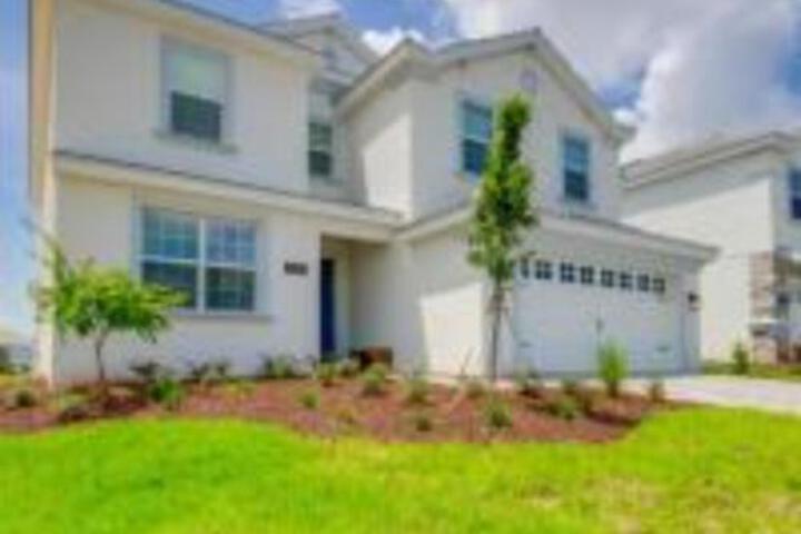 Ultimate 6 Bed Villa With Spa & Pool - thumb 0