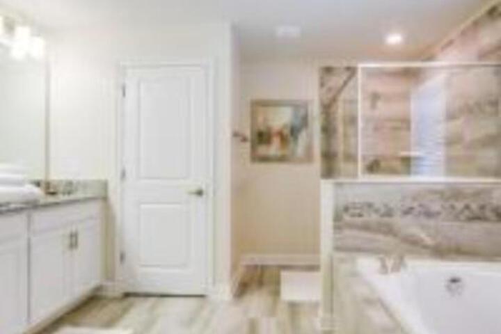 Ultimate 6 Bed Villa With Spa & Pool - thumb 7