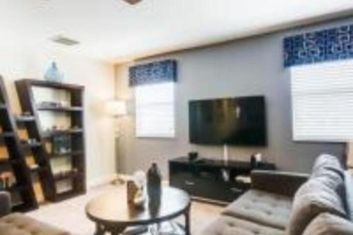 Ultimate 6 Bed Villa With Spa & Pool - thumb 5