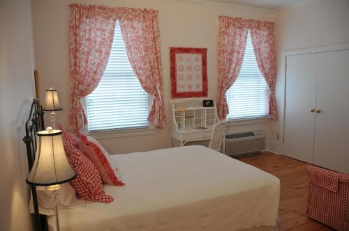 Copper Beech Manor Bed & Breakfast - thumb 3