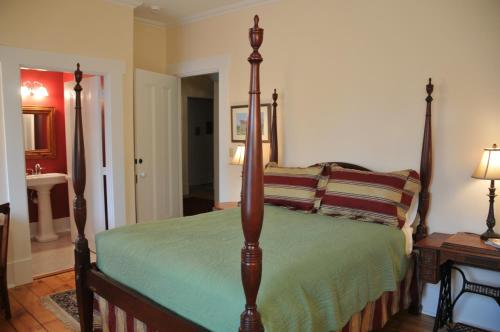 Copper Beech Manor Bed & Breakfast - thumb 4