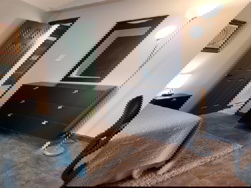 Apartment - 1064 College Street - thumb 5