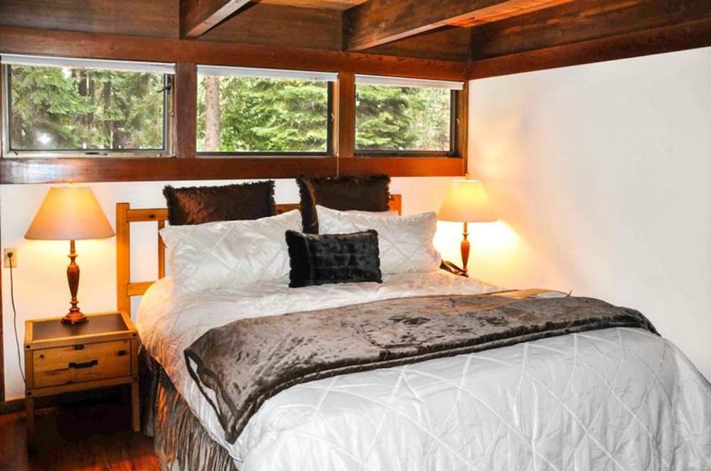 Tahoe Taverns 101 By Tahoe Mountain Properties - thumb 3