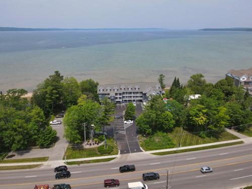 201 North Shore Inn - thumb 4