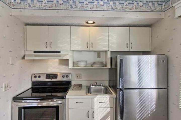 300 North Shore Inn - thumb 4