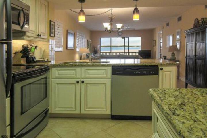 Carlos Pointe 421 Condo - thumb 4