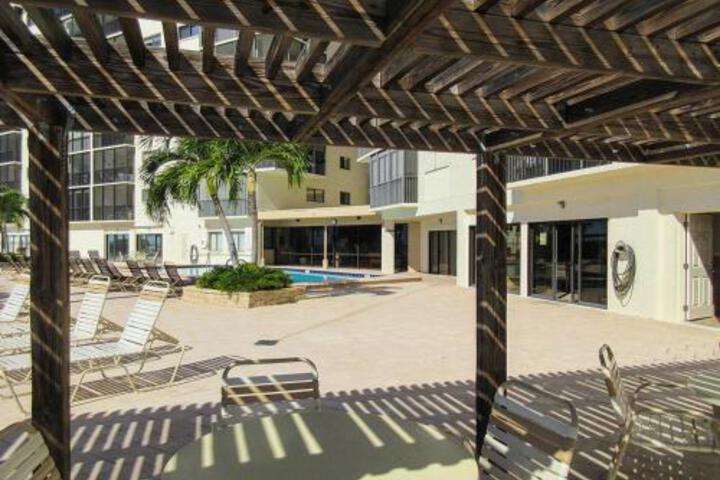 Carlos Pointe 421 Condo - thumb 0