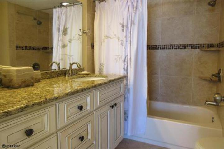 Carlos Pointe 421 Condo - thumb 1