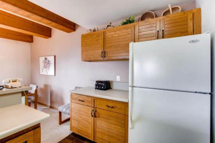 2 Br Sleeps 5 People With Mountain Views Condo - thumb 3