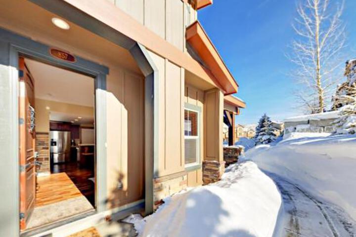 Well Appointed Gem Townhouse Townhouse - thumb 4