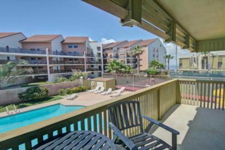 212 Condo - thumb 3