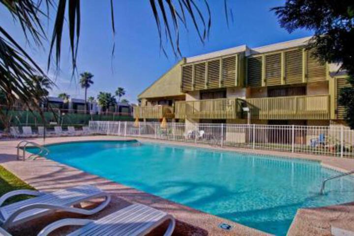 212 Condo - thumb 6