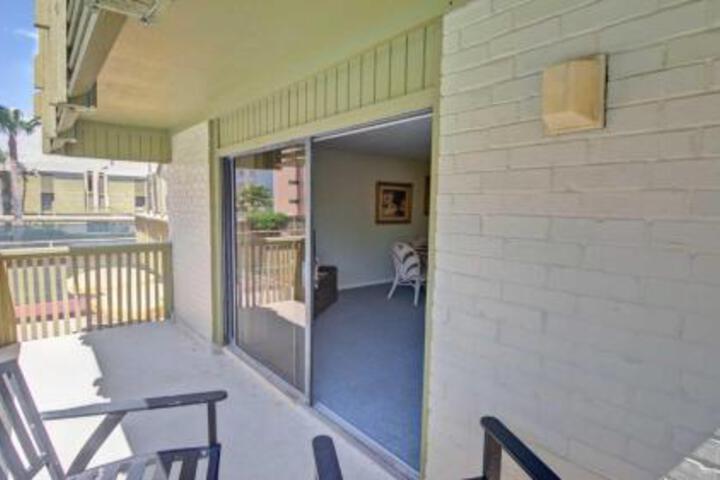 212 Condo - thumb 4