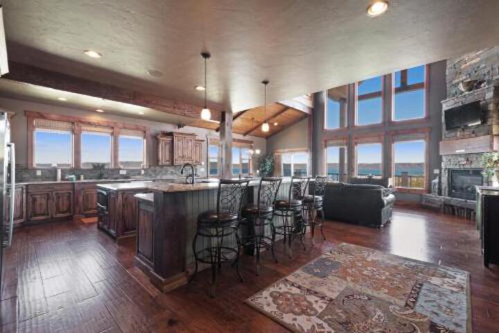 9 Bed 5 Bath Vacation Home In Fish Haven - thumb 5