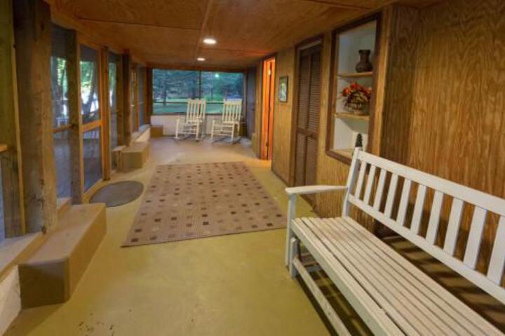 2 Bed 1 Bath Vacation Home In Whittier - thumb 2