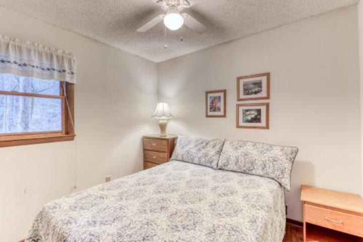 2 Bed 1 Bath Vacation Home In Whittier - thumb 6