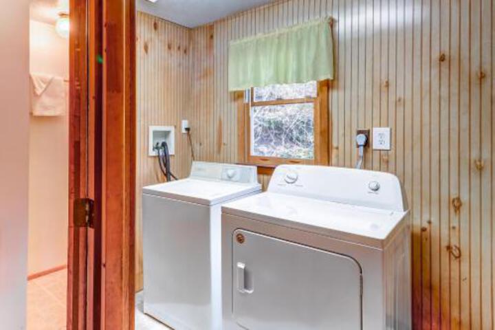 2 Bed 2 Bath Vacation Home In Whittier II - thumb 6