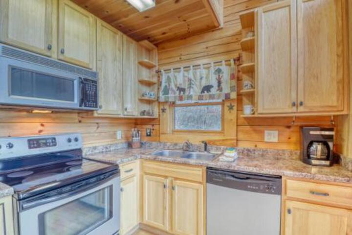 3 Bed 3 Bath Vacation Home In Whittier - thumb 1