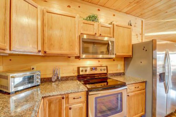 4 Bed 3 Bath Vacation Home In Bryson City - thumb 0
