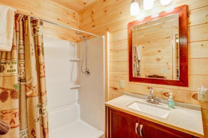 4 Bed 3 Bath Vacation Home In Bryson City - thumb 2