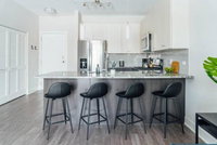 Oakbrook 111  25 OFFTrendy Living in Oakbrook Resort Style