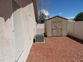 Lincoln & Tawnya Hiatt 3 Bedroom Home - thumb 1