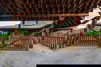 Douglas Lake Hilltop Hideaway