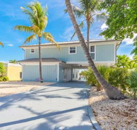 Dock of the Bay - USA Accommodation