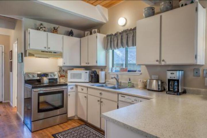 Fairway Park Cabin - thumb 3