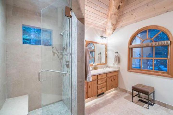 YELLOW BRICK CABIN - thumb 3