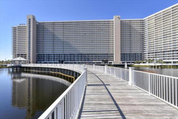 Laketown Wharf 903 Condo - thumb 3