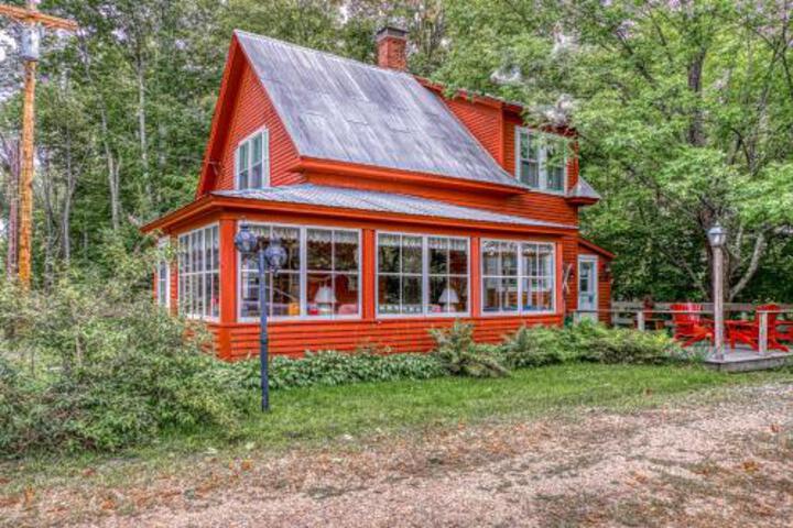 Bartlett Loop Retreat - thumb 0