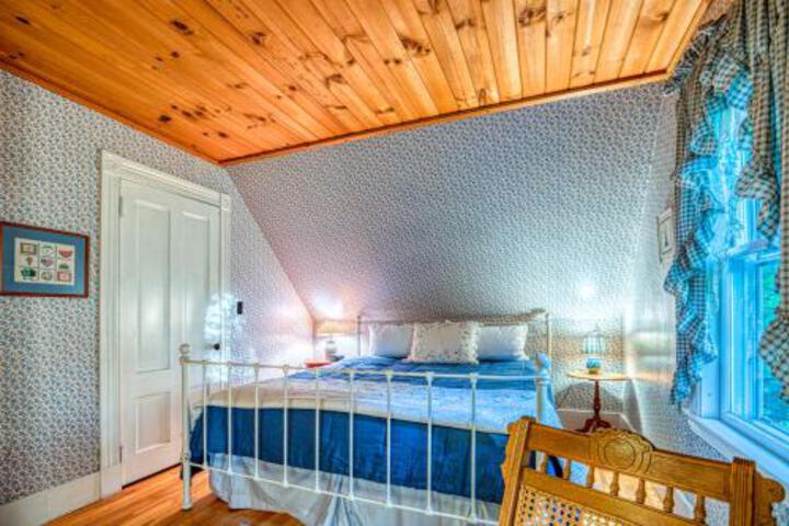 Bartlett Loop Retreat - thumb 2