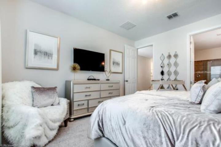 1504 New Luxury 6 Bed Villa With Pool / Spa Villa - thumb 1