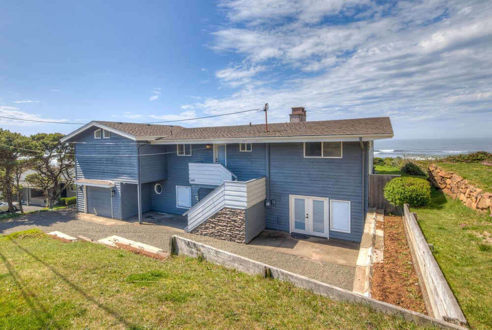 Moonstruck Beach House - thumb 2