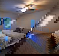 Gorgeous Meridian Home W/community Pool - USA Accommodation