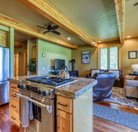 Shiner Creek Retreat - China Accommodation