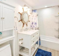 A Wave From it All - USA Accommodation