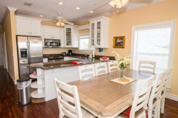 102 6Th St. S Upstairs Home - thumb 6