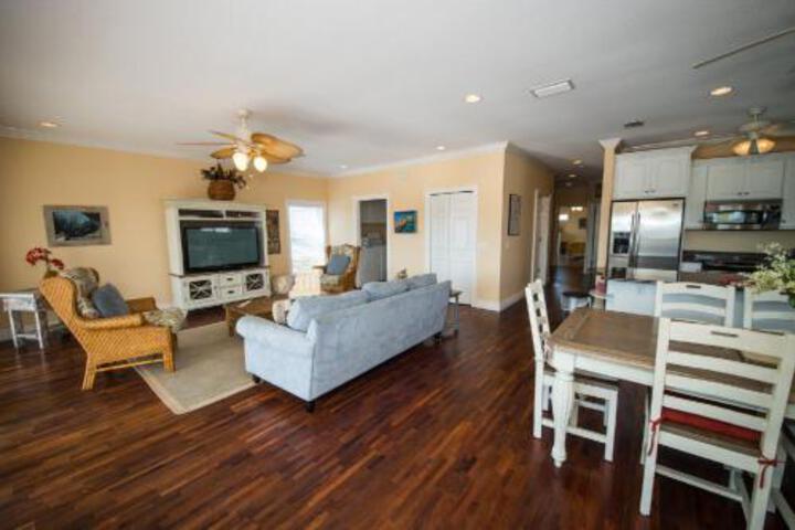 102 6Th St. S Upstairs Home - thumb 3