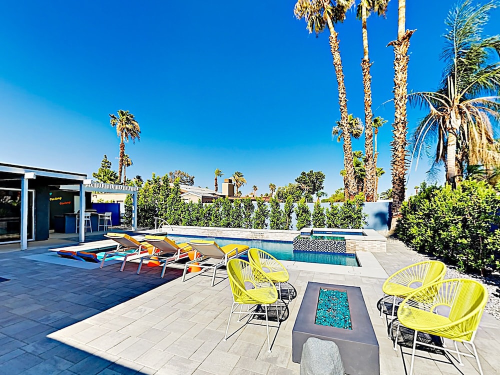 New Listing! Chic Desert Oasis W/ Private Pool 4 Bedroom Home - thumb 6