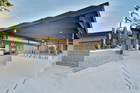 New Listing Deepwell Oasis W/ Pool  Hot Tub 3 Bedroom Home