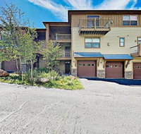 New Listing Stylish Condo W / Garage  Hot Tubs Condo - Tourism Bookings