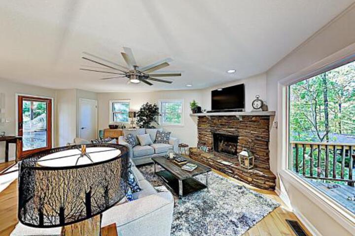 New Listing! The Chocolate Cottage W / Kayaks Home - thumb 3
