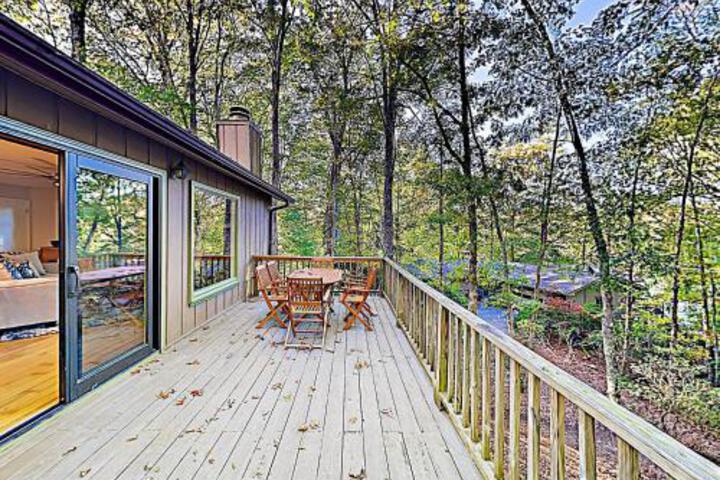 New Listing! The Chocolate Cottage W / Kayaks Home - thumb 2