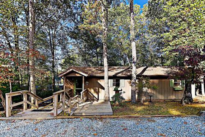 New Listing! The Chocolate Cottage W / Kayaks Home - thumb 4