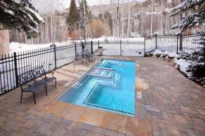 Townsend Place Condominiums - thumb 3