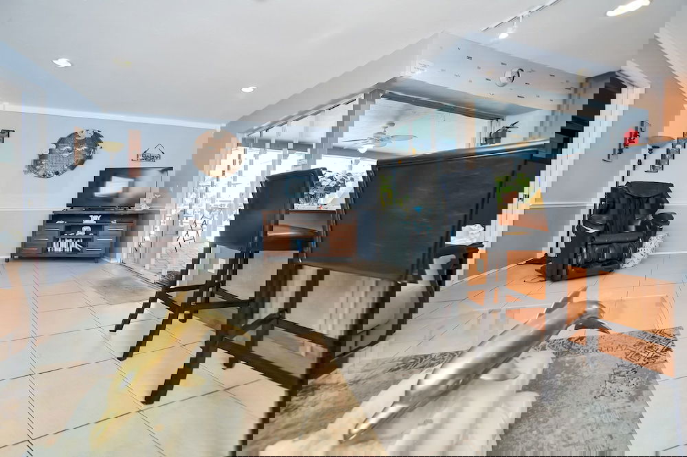 Apollo Beach W/ Pool, Room To Entertain, Pet Friendly! 6 Bedroom Home - thumb 5