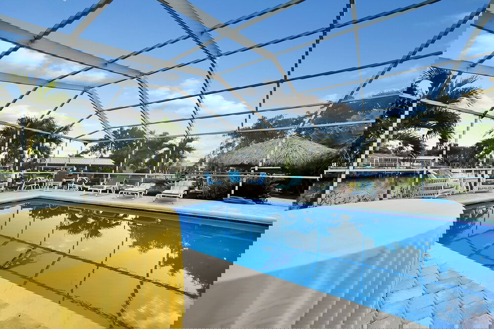 Apollo Beach W/ Pool, Room To Entertain, Pet Friendly! 6 Bedroom Home - thumb 2